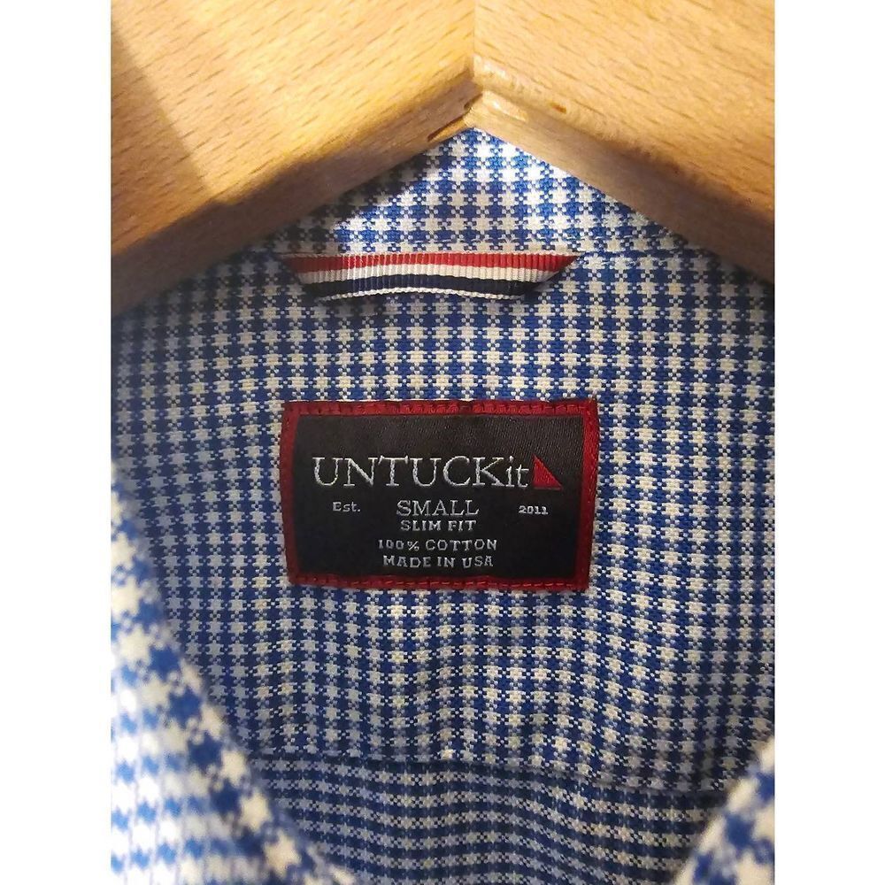 UNTUCKit Houndstooth Blue White Button Down Long Sleeve Small Slim Fit USA Flag